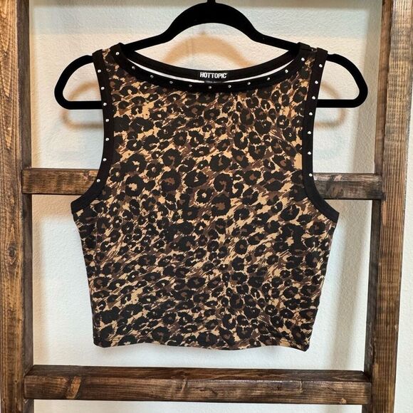 NWT Hot Topic Leopard Print & Rivets Cropped Tank Top - Picture 4 of 7
